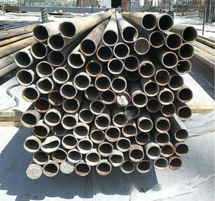 An end-on view keeps the openings visible across the bundle.